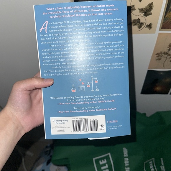 the love hypothesis by ali hazelwood brand new never read before - Picture 3 of 3